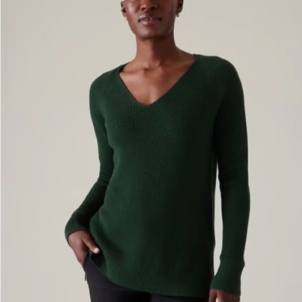 Athleta Hanover Refined V-Neck Sweater in Cyprus Green